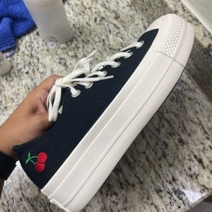 Converse Chuck Taylor Platform Low